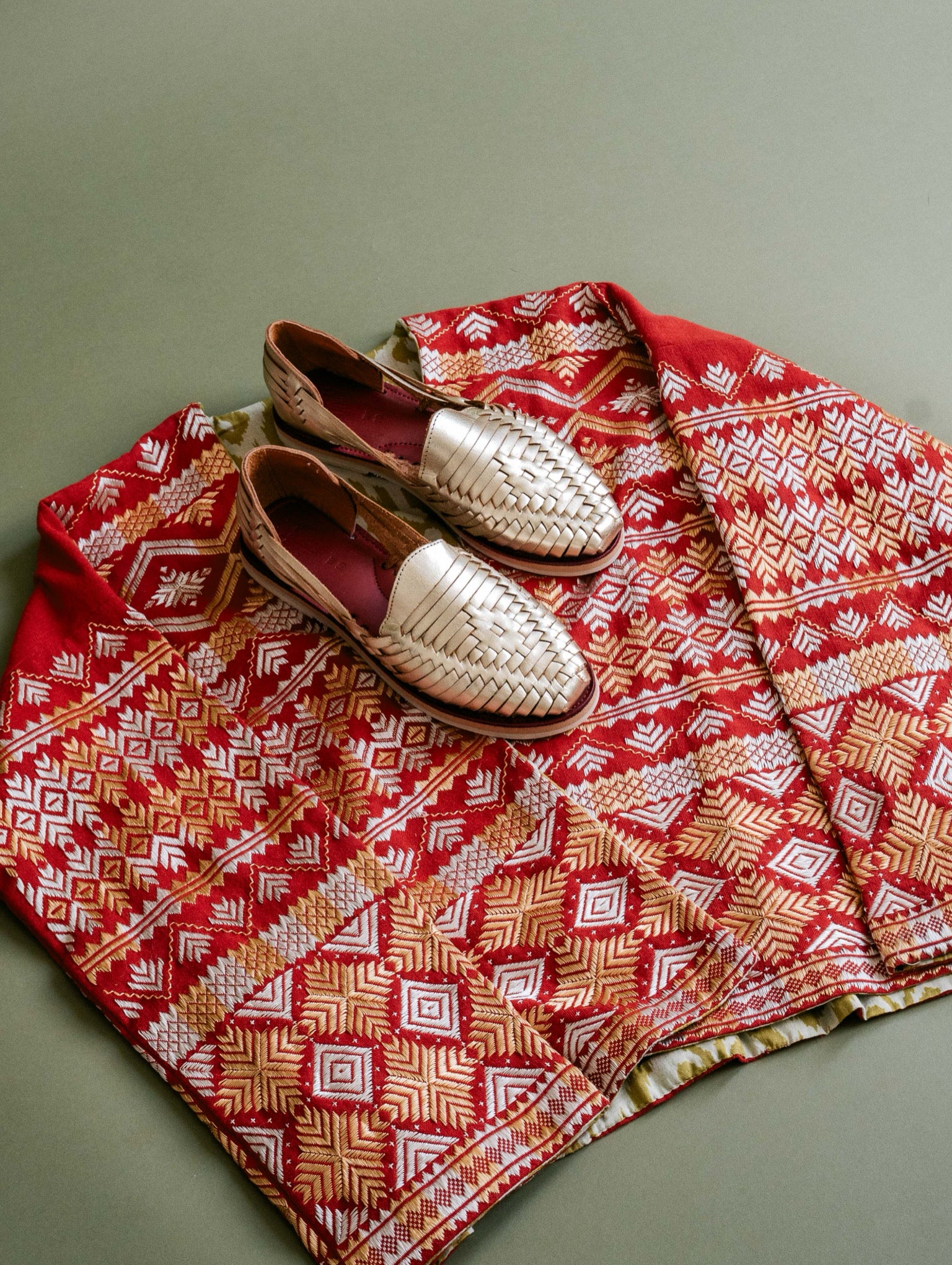 Gold Slip Ons –  Women - US - Espiritu